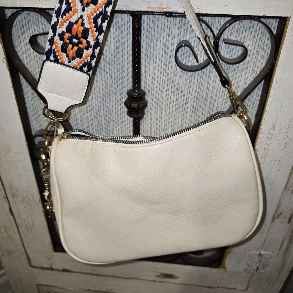Stylish Cream Crossbody Bag with Aztec Patterned Strap - Picture 5 of 5
